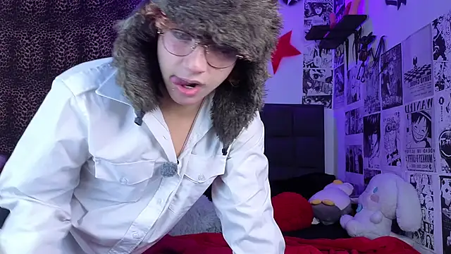 Snapshot of Apolo_Ushi chatting on 11.28.25 Apolo Ushi online show from 11.28.25