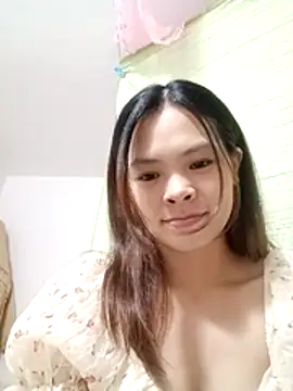 quynhquynh  online show from 12.03.25