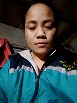 Snapshot of bela-hayes chatting on 11.27.25 bela-hayes online show from 11.27.25