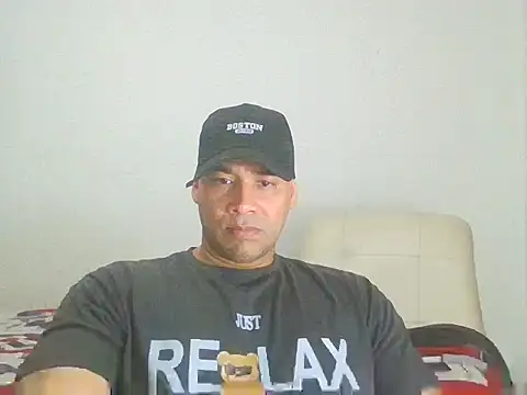 Snapshot of musclehetero chatting on 11.29.25 musclehetero online show from 11.29.25