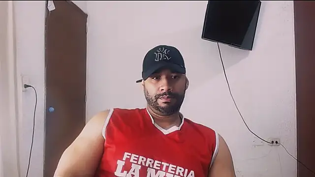 Snapshot of musclehetero chatting on 01.07.26 musclehetero online show from 01.07.26