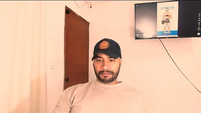 Snapshot of musclehetero chatting on 01.09.26 musclehetero online show from 01.09.26