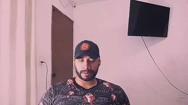 Snapshot of musclehetero chatting on 01.14.26 musclehetero online show from 01.14.26