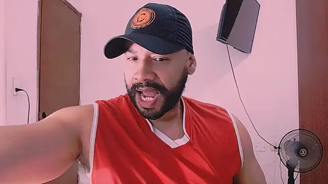 Snapshot of musclehetero chatting on 01.19.26 musclehetero online show from 01.19.26