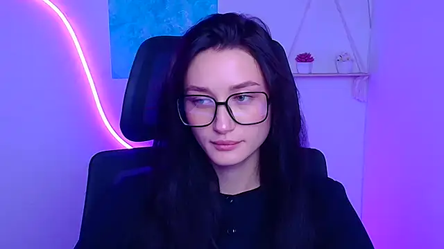 Snapshot of Stella_XO chatting on 11.26.25 Stella XO online show from 11.26.25