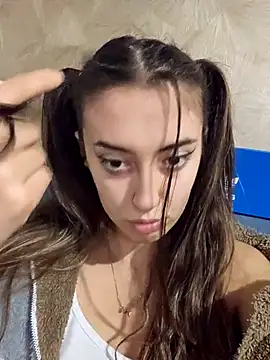 Snapshot of Virggin_Squirt chatting on 11.26.25 Virggin Squirt online show from 11.26.25