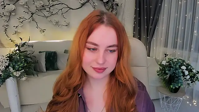 Snapshot of AirySilhouette chatting on 11.29.25 AirySilhouette online show from 11.29.25