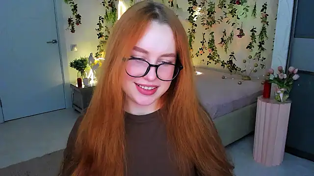 Snapshot of AirySilhouette chatting on 02.06.26 AirySilhouette online show from 02.06.26