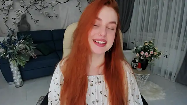 Snapshot of AirySilhouette chatting on 02.08.26 AirySilhouette online show from 02.08.26