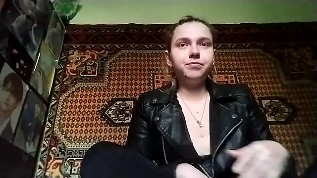 KikiBang online show from 11.28.25