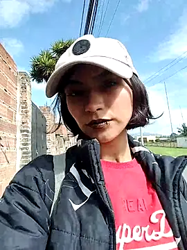 Snapshot of Zoe_addiction chatting on 11.30.25 Zoe addiction online show from 11.30.25