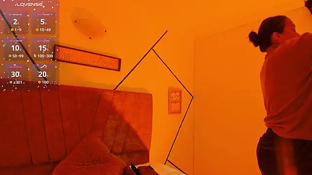 Julieta Lein  online show from 12.02.25