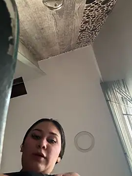 Snapshot of kylie_pregnat chatting on 11.27.25 kylie pregnat online show from 11.27.25