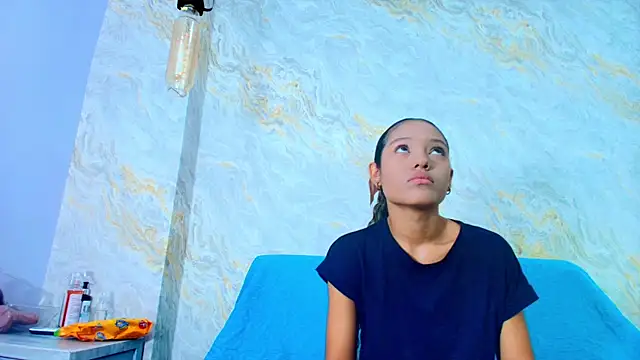 sofiaa little online show from 12.02.25