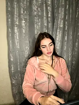 Snapshot of SabinaToffyy chatting on 11.22.25 SabinaToffyy online show from 11.22.25