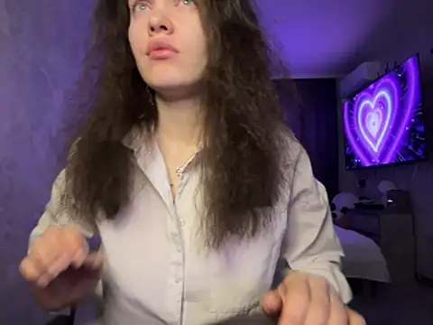 Snapshot of Teresa_Yung chatting on 11.23.25 Teresa Yung online show from 11.23.25