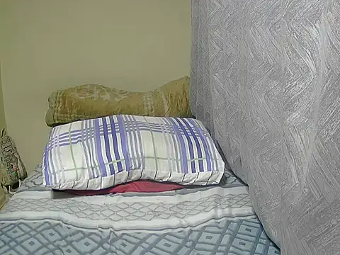 Snapshot of PregiiCaramellxx chatting on 11.23.25 PregiiCaramellxx online show from 11.23.25