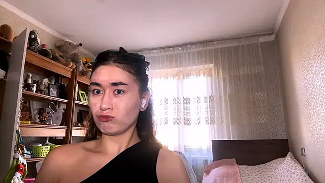 Snapshot of LuridAnxiety chatting on 11.22.25 LuridAnxiety online show from 11.22.25