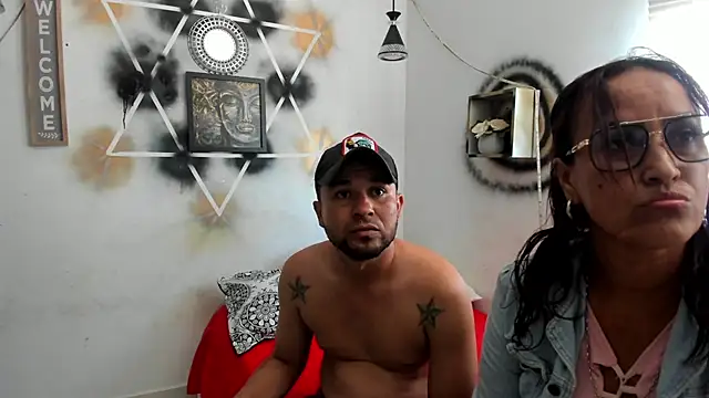 Snapshot of StephaniaAndRandy chatting on 11.26.25 StephaniaAndRandy online show from 11.26.25