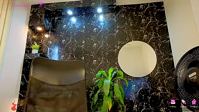 thomas scot1 online show from 12.03.25