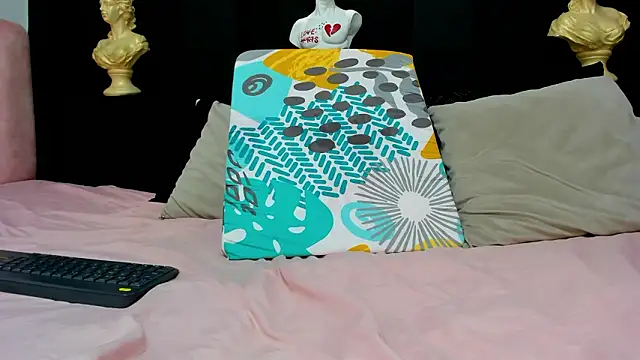 Snapshot of selenaflamemj chatting on 02.14.26 selenaflamemj online show from 02.14.26