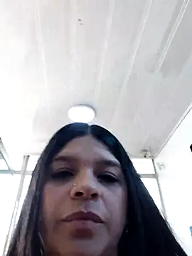 Snapshot of Layla-daring chatting on 04.30.26 Layla-daring online show from 04.30.26