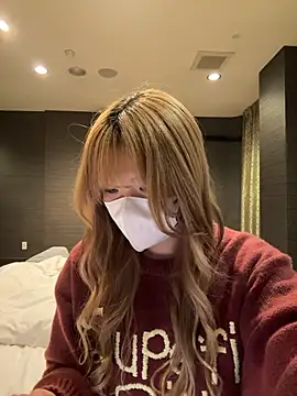 Snapshot of mirai_kawaii_ chatting on 12.03.25 mirai kawaii online show from 12.03.25