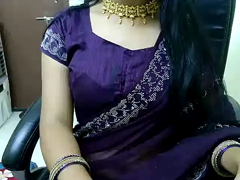 Snapshot of cute_girl_81 chatting on 11.28.25 cute girl 81 online show from 11.28.25