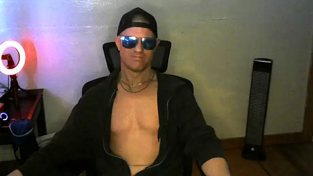 Snapshot of JockNThirsty chatting on 03.13.26 JockNThirsty online show from 03.13.26
