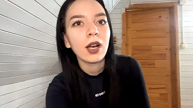 KiyokoEeds online show from 11.24.25