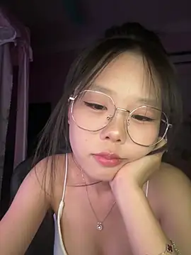 Snapshot of Kiee-lee chatting on 06.25.26 Kiee-lee online show from 06.25.26
