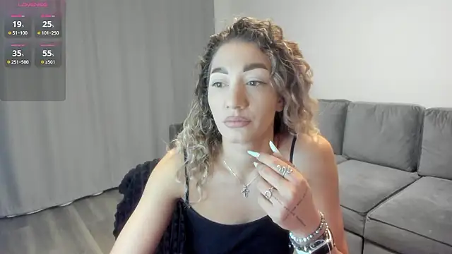 Snapshot of rossana_doll chatting on 01.17.26 rossana doll online show from 01.17.26