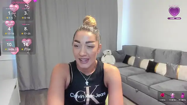 Snapshot of rossana_doll chatting on 05.25.26 rossana doll online show from 05.25.26