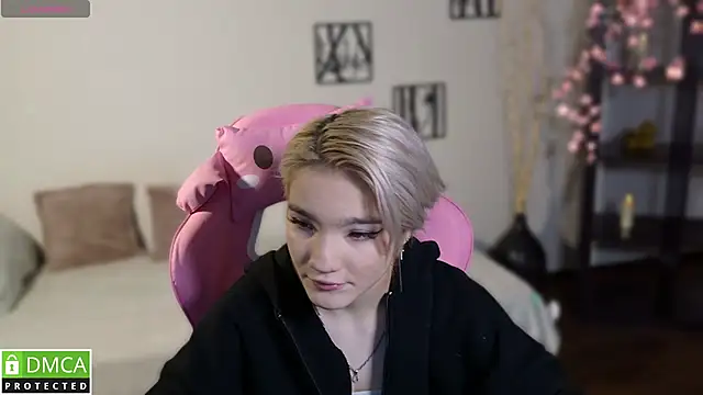 Megan Lora online show from 11.24.25