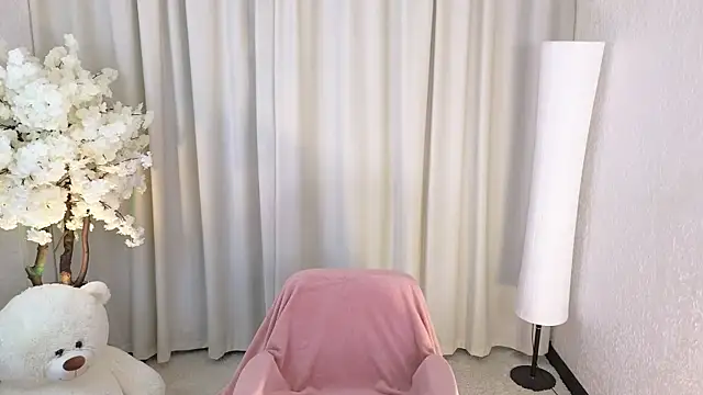 ImiMonroe online show from 12.19.25