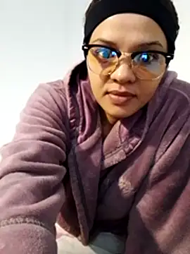 Snapshot of Cadence28 chatting on 11.23.25 Cadence28 online show from 11.23.25