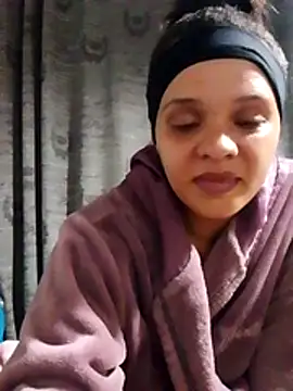 Snapshot of Cadence28 chatting on 11.27.25 Cadence28 online show from 11.27.25