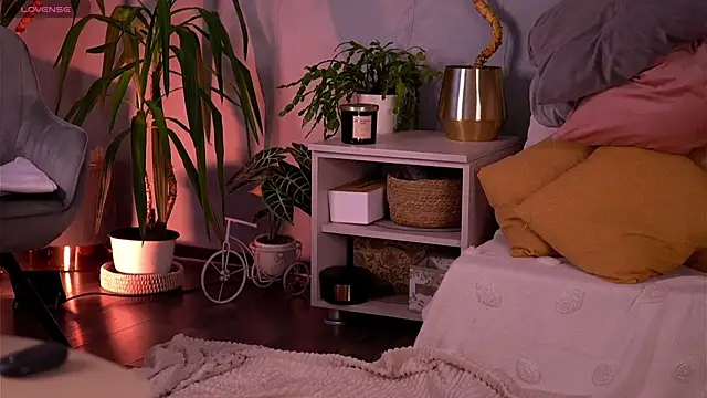 PureEllieX online show from 05.18.26