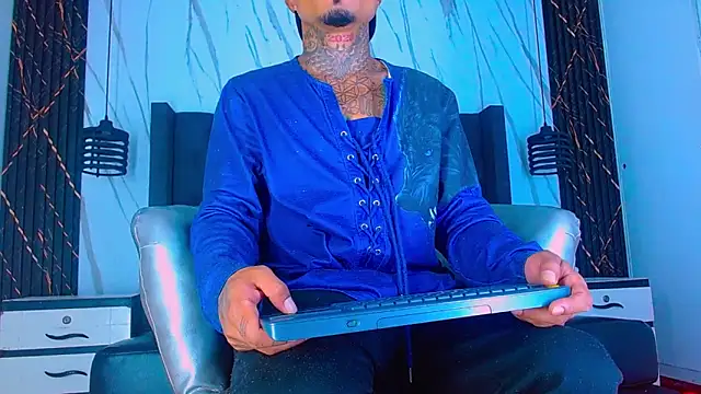 Hot Latino x online show from 02.17.26