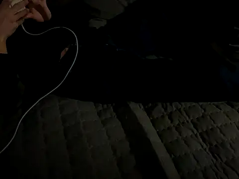 Snapshot of __kim chatting on 11.30.25 kim online show from 11.30.25