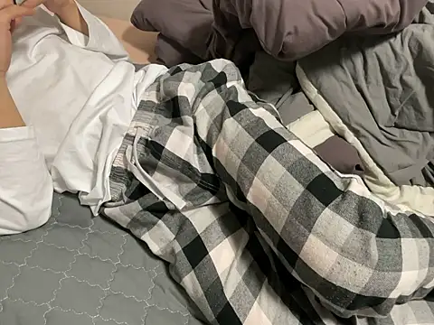 Snapshot of __kim chatting on 12.03.25 kim online show from 12.03.25