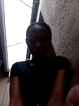 Sweethoneypot25 online show from 12.17.25