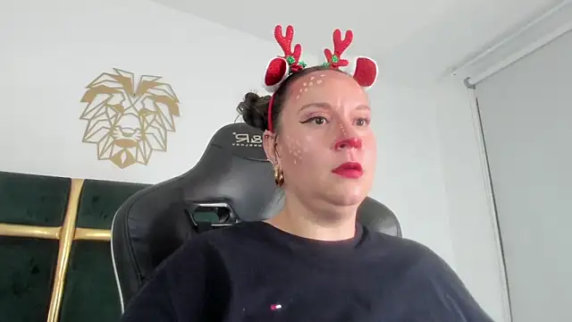 Sophiie Rouse  online show from 12.02.25