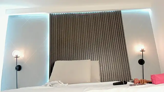 mia dollce online show from 02.22.26