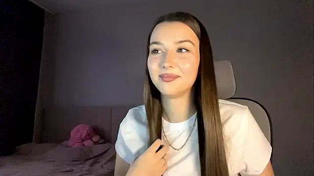 Snapshot of Annie_SmiIe chatting on 11.24.25 Annie SmiIe online show from 11.24.25