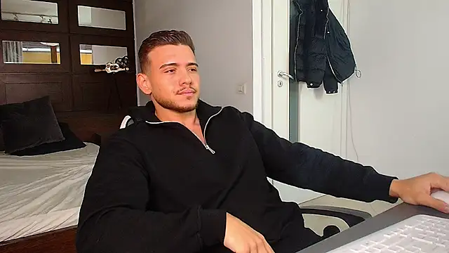 Snapshot of ElijahThorne chatting on 01.18.26 ElijahThorne online show from 01.18.26