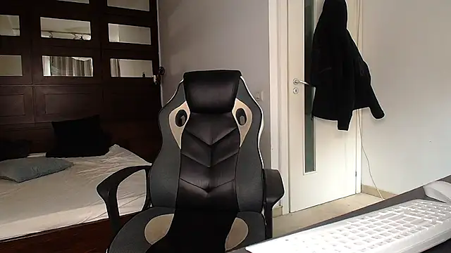 Snapshot of ElijahThorne chatting on 02.20.26 ElijahThorne online show from 02.20.26