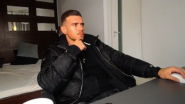 Snapshot of ElijahThorne chatting on 02.24.26 ElijahThorne online show from 02.24.26