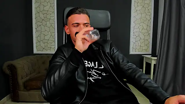 Snapshot of ElijahThorne chatting on 03.17.26 ElijahThorne online show from 03.17.26