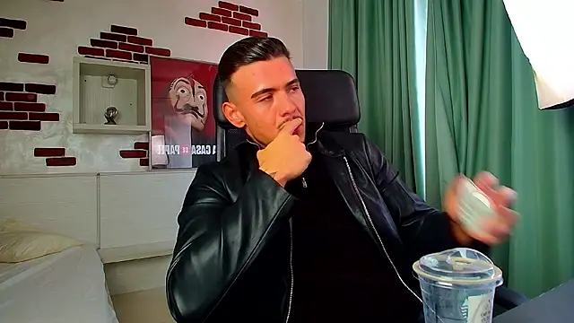 Snapshot of ElijahThorne chatting on 03.24.26 ElijahThorne online show from 03.24.26